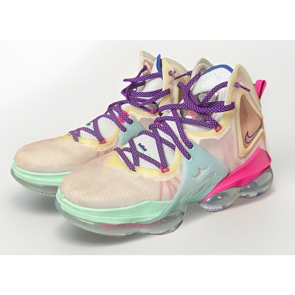 Nike LeBron 19 XIX Valentines Love Letter Floral Multicolor Mens 11 w Box CLEAN